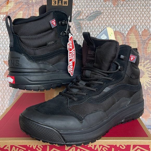 Vans WMNS Ultrarange Exo
Black/Black
VN0A4BVSBKA
Boots UltraRange EXO Hi MTE-2 - Picture 1 of 16